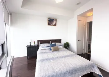 Comfy Lakeview Rogers Centre FreeParking hotel thumbnail 2