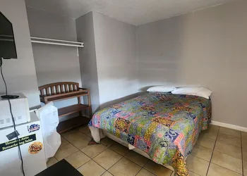 Bay Inn hotel thumbnail 8