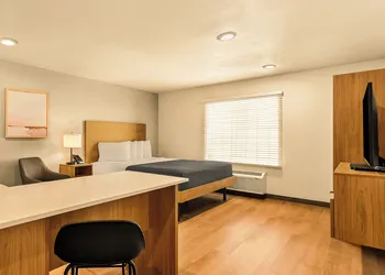LivAway Suites Phoenix-Surprise hotel thumbnail 2