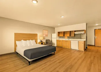 LivAway Suites Phoenix-Surprise hotel thumbnail 6