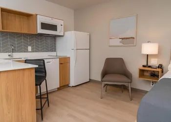 LivAway Suites Phoenix-Surprise hotel thumbnail 7