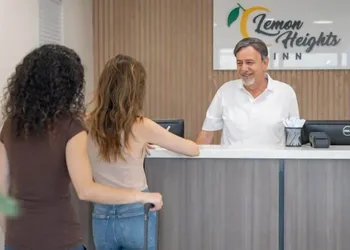 Lemon Heights Inn hotel thumbnail 2
