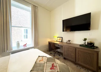 Hotel Thoroughbred hotel thumbnail 7