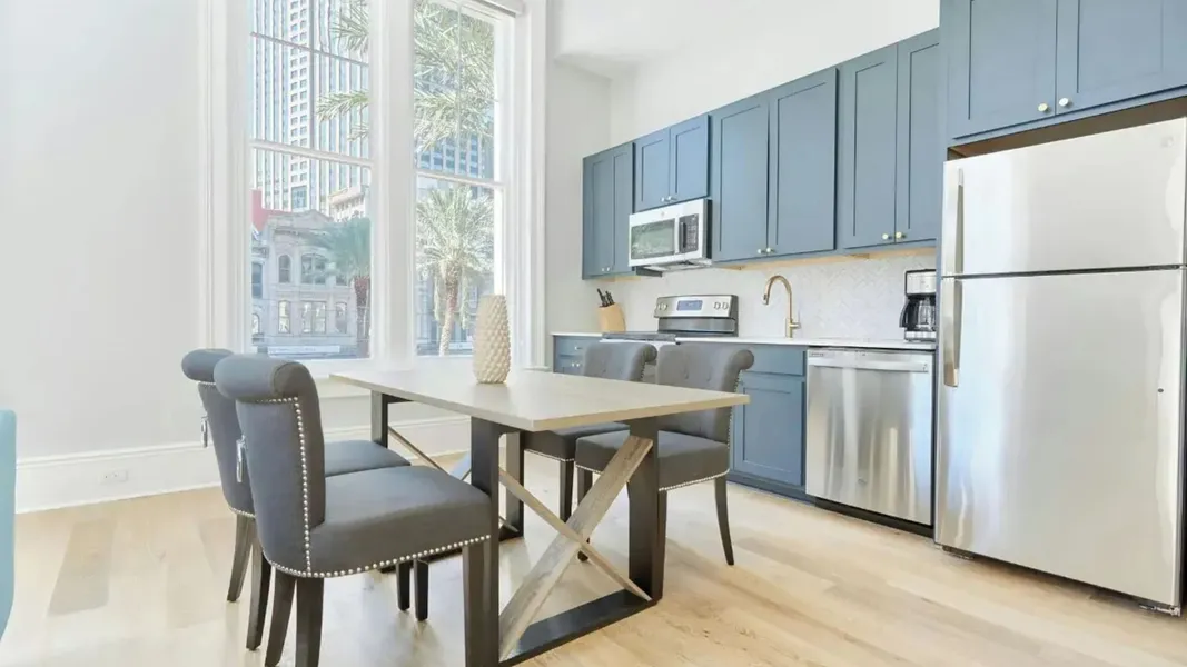 Sleeps 26 Entire 4th Floor in French Quarter The Harlequin by Avantstay hotel detail image 2