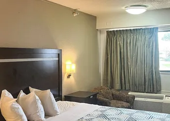 Studio 6 Suites Dallas. TX - Loop 12 West hotel thumbnail 5