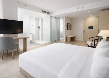Nester Finn Entertainment District hotel thumbnail 7