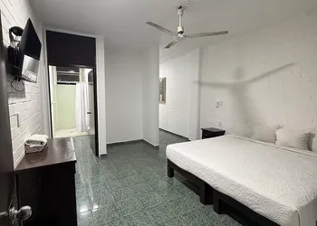 Hotel Plaza hotel thumbnail 2