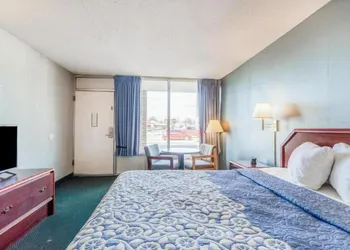 Ozark Junction Inn hotel thumbnail 2
