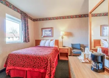 Ozark Junction Inn hotel thumbnail 3
