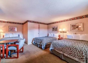 Ozark Junction Inn hotel thumbnail 7