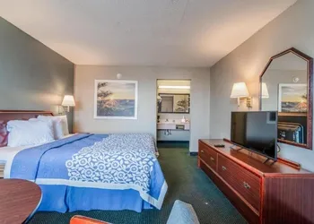 Ozark Junction Inn hotel thumbnail 8