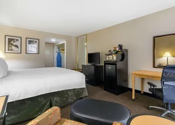 Stay Express Inn & Suites Tyler hotel thumbnail 5