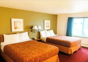 EconoLux Inn hotel thumbnail 2