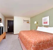EconoLux Inn hotel detail image 3