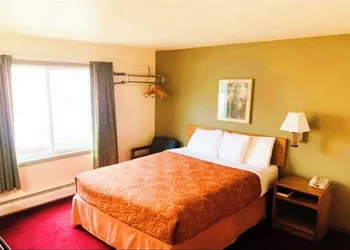 EconoLux Inn hotel thumbnail 4