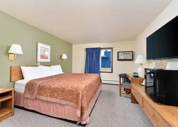 EconoLux Inn hotel thumbnail 5