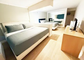 Ocean Breeze Resort hotel thumbnail 7