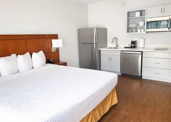 Hawthorn By Wyndham Dallas Love Field Airport hotel thumbnail 6