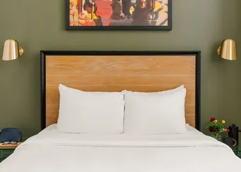 LIVN - Millennium Park Downtown Chicago hotel thumbnail 6
