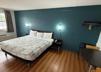 Studio 6 - Beaumont, TX hotel thumbnail 4