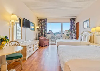 St. John's Inn hotel thumbnail 3