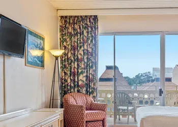 St. John's Inn hotel thumbnail 6