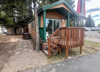 Pioneer Motel hotel thumbnail 4