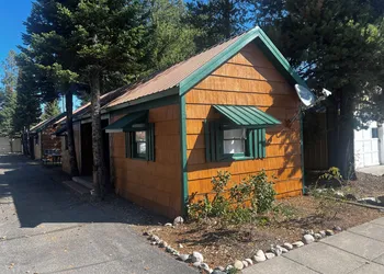 Pioneer Motel hotel thumbnail 5