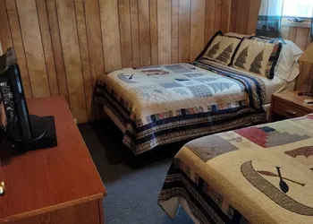 Pioneer Motel hotel thumbnail 8