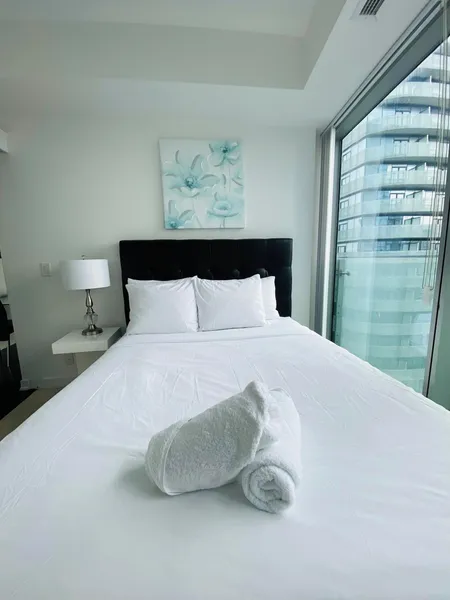 The Grand York Toronto hotel detail image 6
