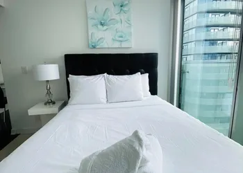 The Grand York Toronto hotel thumbnail 6