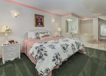 Old Rock Church Bed and Breakfast hotel thumbnail 6