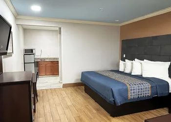 Downtowner Inns & Suites IAH Airport-Humble hotel thumbnail 3