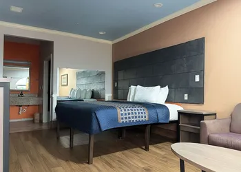 Downtowner Inns & Suites IAH Airport-Humble hotel thumbnail 5