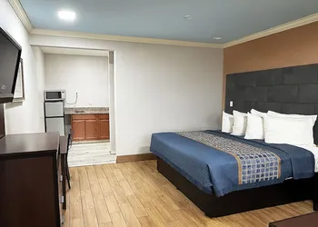 Downtowner Inns & Suites IAH Airport-Humble hotel thumbnail 3