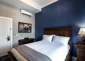 Hotel St. Cloud hotel thumbnail 2