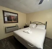 Queen Guest Room located at the Joplin Inn at the entrance to Mountain Harbor, just 2 1/2 miles from Lake Ouachita. by RedAwning hotel detail image 5