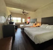 Mountain Harbor Queen Guest Room on Lake Ouachita by RedAwning hotel detail image 4