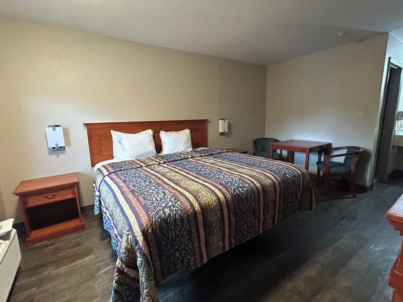 Lodge Inn Extended Stay hotel detail image 2