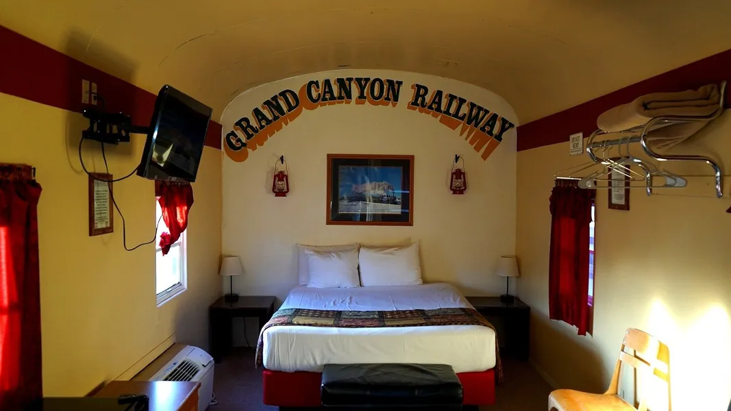 Railcar on Historic Route 66 hotel detail image 6