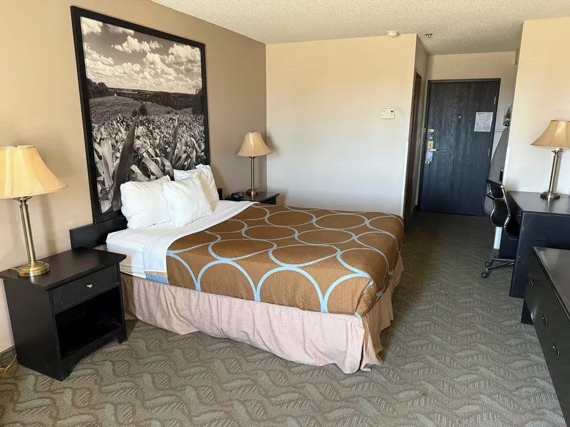 Dodgeville inn and suites hotel detail image 6
