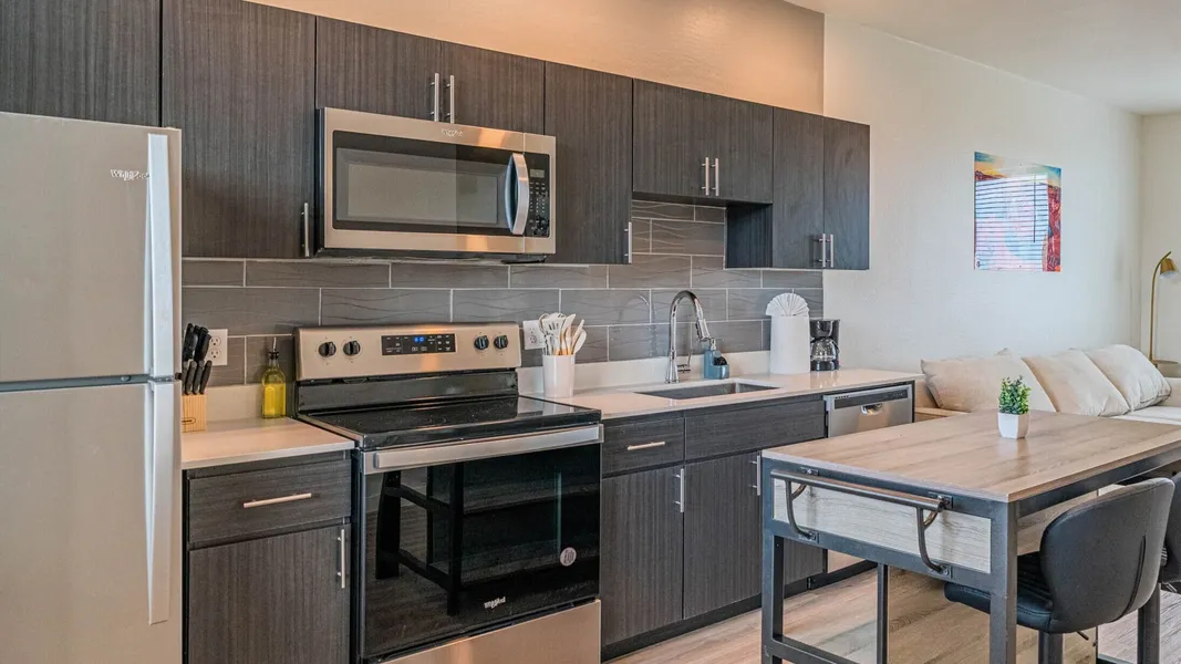 Sleek Stay 4mins to State Farm Stadium hotel detail image 6