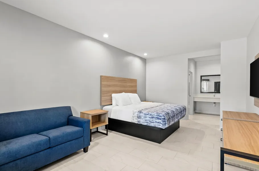 Americas Best Value Inn & Suites Tomball Grand Parkway hotel detail image 6