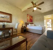 Mountain Harbor King Guest Room on Lake Ouachita by RedAwning hotel detail image 4