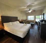 Mountain Harbor King Guest Room on Lake Ouachita by RedAwning hotel detail image 7